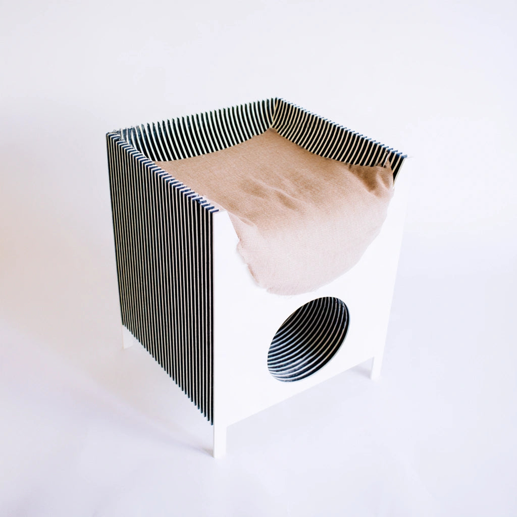 Compacte kruk met stoffen bekleding, kleur wit en beige